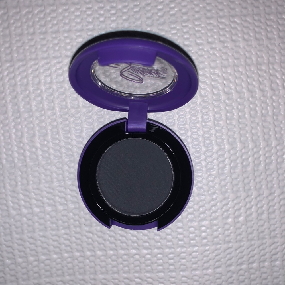 Selena Mac Limited Edition Eye Shadow - Picture 3 of 7